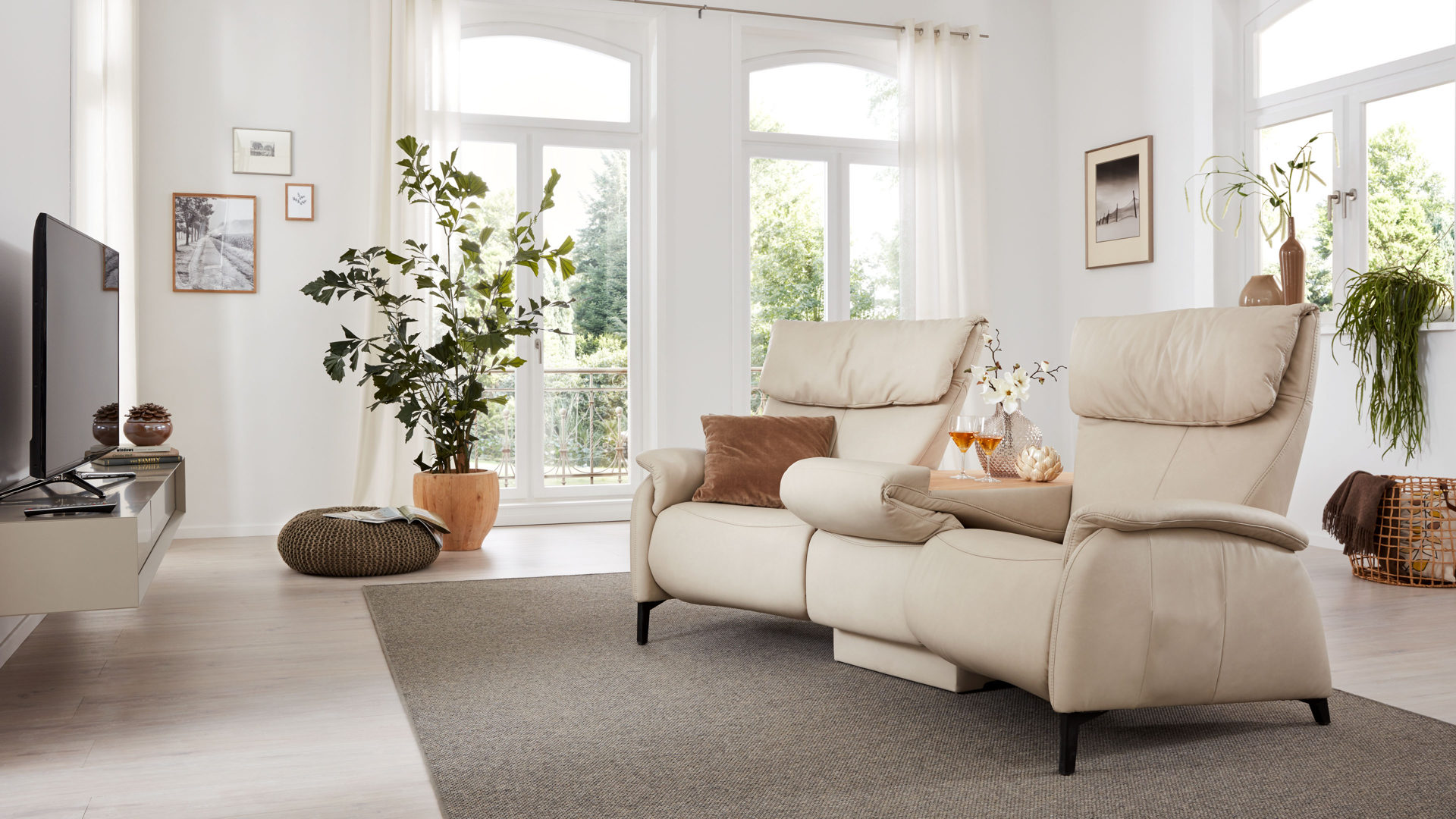 Dreisitzer comfortmaster besser sitzen, liegen, leben aus Leder in Beige Comfortmaster Serie 4867 - Trapezsofa marmorfarbenes Longlife-Leder LG18 - Breite ca. 227 cm