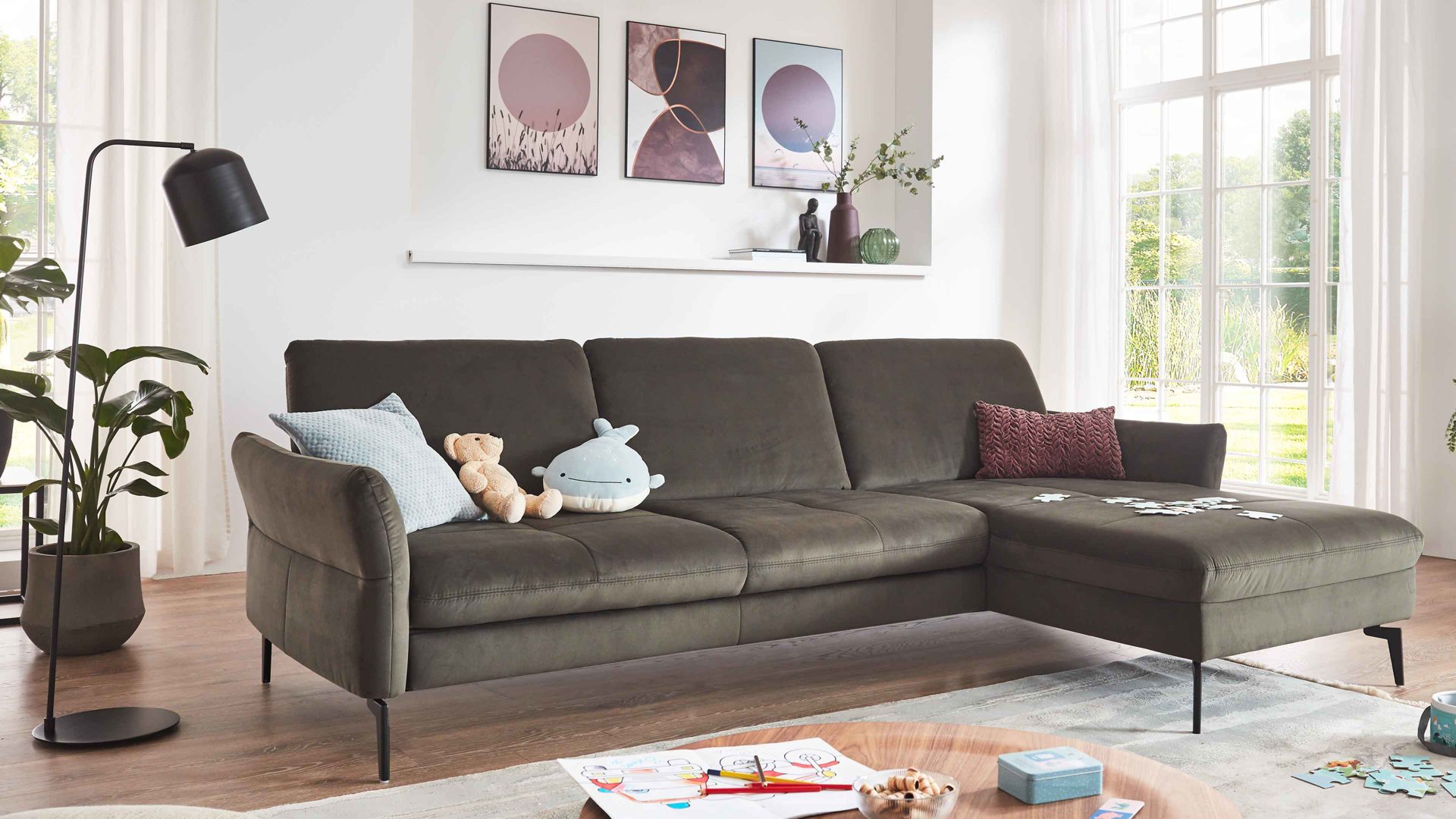 Ecksofa modulmaster aus Stoff in Dunkelgrün Modulmaster MM-ZE1156 - Ecksofa olivgrüne Wirkware Salsa & schwarze Metallfüße - Stellfläche ca. 254 x 179 cm