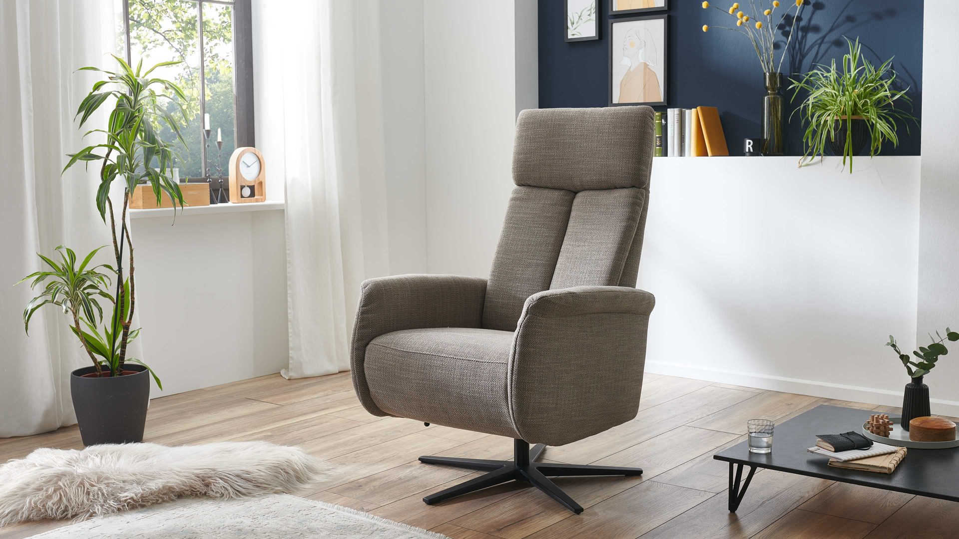 Relaxsessel COMFORT SMART aus Stoff in Beige COMFORT SMART Viro - Relaxsessel mit Federkern taupefarbenes Flachgewebe Picasso & schwarzer Sternfuß