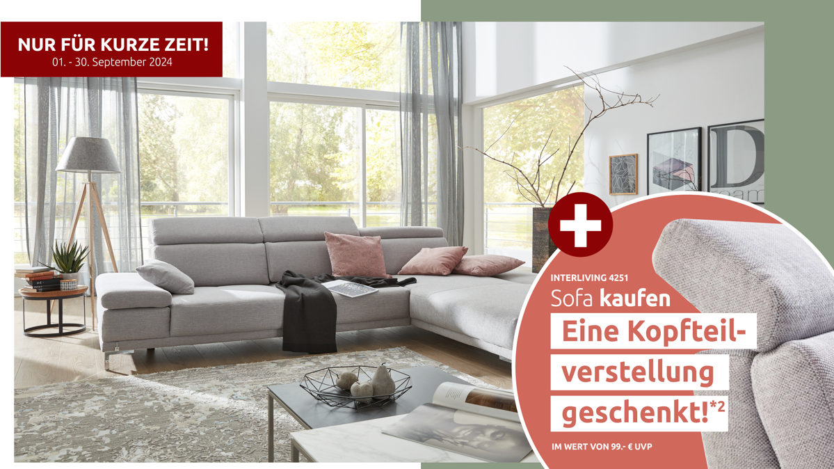 Ecksofa Interliving aus Stoff in Hellgrau Interliving Sofa Serie 4251 – Ecksofa stahlfarbener Stoffbezug Sneak 149 & silberfarbene Metallfüße – Stellfläche ca. 300 x 225 cm