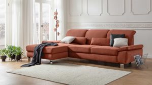 Ecksofa KAWOO aus Stoff in Orange KAWOO Serie 7533 - Ecksofa mit Funktionen kupferfarbener Stoff ZMR 154 & schwarze Metallfüße S289.13 - Stellfläche ca. 292 x 189 cm