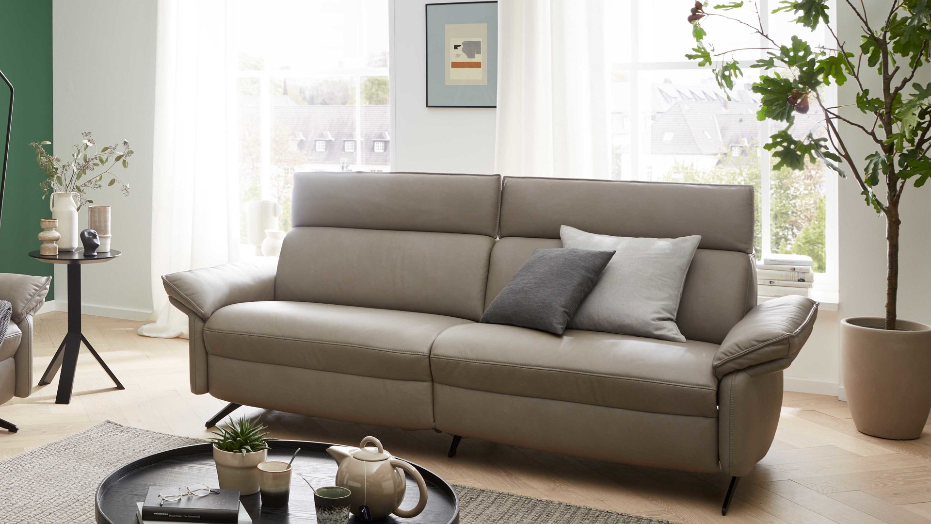 2,5-Sitzer comfortmaster besser sitzen, liegen, leben aus Leder in Beige Comfortmaster Spektra 1267 - 2,5-Sitzer stahlfarbenes LongLife-Leder - Länge ca. 203 cm