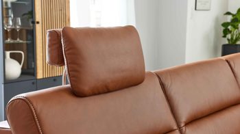 Kopfstütze Interliving aus Leder in Orange Interliving Sofa Serie 4355 – Premium-Kopfstütze PKS parkettfarbenes Leder Torro